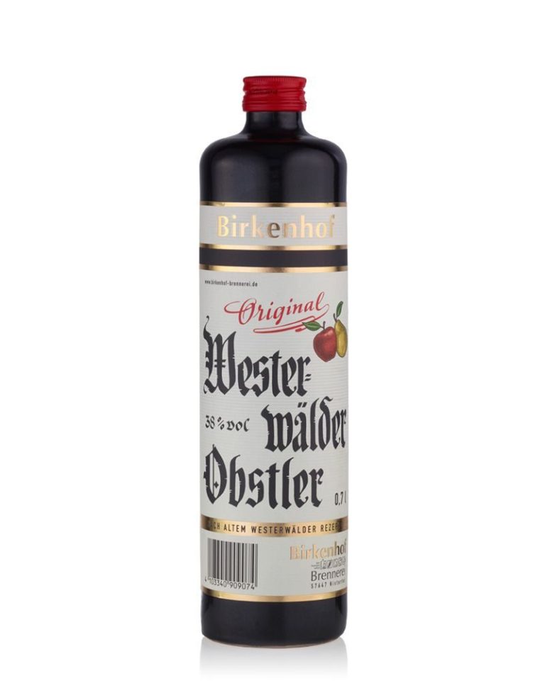 Flasche mit Westerwälder Obstler, klarer Apfel-Birnenbrand, Etikett in Schwarz und Rot.